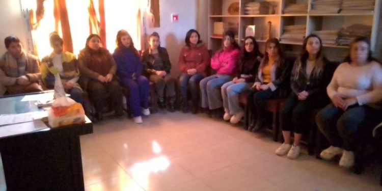 Jinên Ciwan ên Kobanê civînekî derbarê Komploya Navnetewî li dar xistin