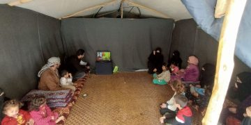 Ciwanên Şoreşger li kampa Mehmûdlî a Tebqa civînekî derbarê komployê navnetewî li dar xistin