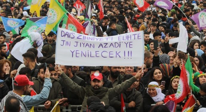 Ji Newroza Êlihê çendek nîşe