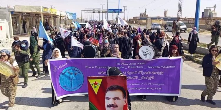 Li Dêrazor ji bo daxwaza azadiya jin meşekî hat li darxistin