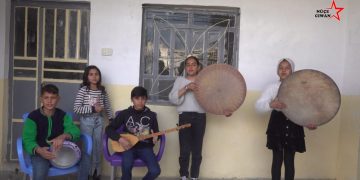 Koma Zarokan a ‘Kûlîlkên Rojava’ ji bo Newroz xwe amade dike