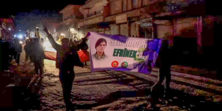 Ciwanên Kobanê dagirkina Efrînê şermezar kirin û soza berxwedanê dan