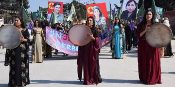 Jinên Ciwan ên Kobanê ji bo 8’ê adarê daketin qadan