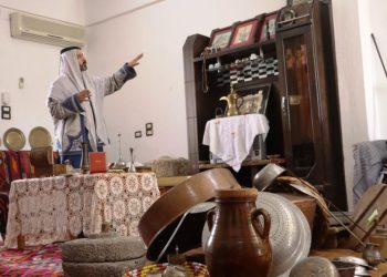 Ciwanekî Reqayê ji zarokatiya xwe ve tiştên folklorî berhev kirin