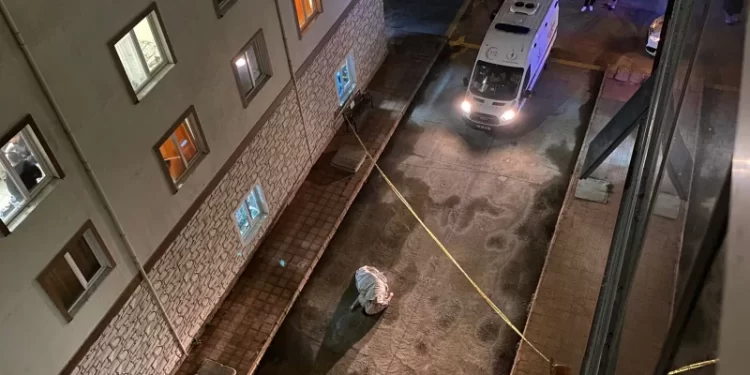 Xwendekarê zanîngehê li Karabûkê li wargeha KYK’ê ya ku lê dima întîhar kir.