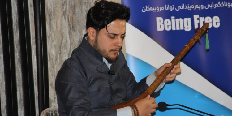 Ciwanên hunermendên Başûrê Kurdistanê behsa dîroka muzîka Kurdî û hin nirxandinên Rêber Apo kirin