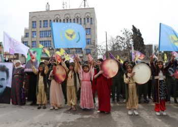 Meşa jin a Minbicê ji bo 8’ê adarê