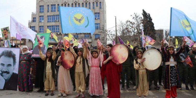 Meşa jin a Minbicê ji bo 8’ê adarê