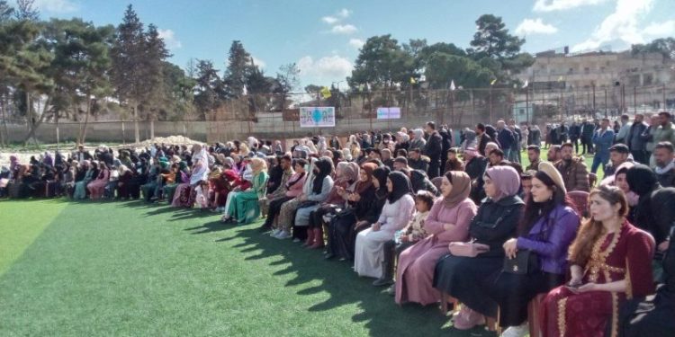 Jinên Minbicê 8’ê adarê pîroz kirin