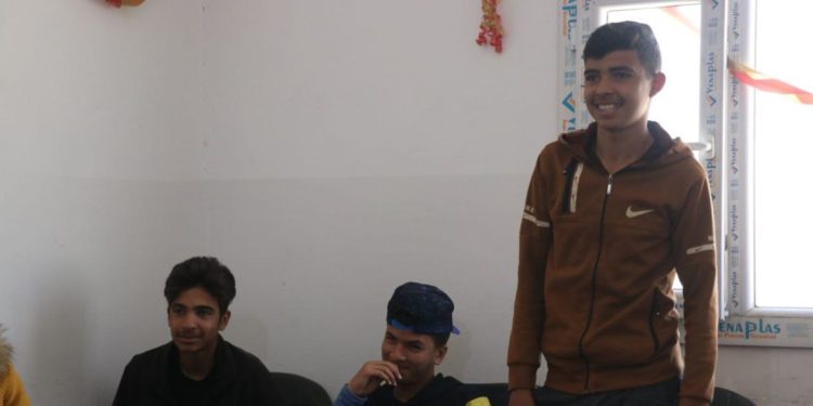 Li Reqa ji ciwanan re semîner li ser metirsiyên madeyên hişbir tên dayîn