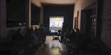 Ciwanên Şoreşger mizginiyê gerîla ji gelê Efrîn re pêşkêşkirin