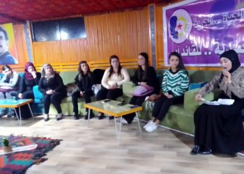 Jinên Ciwan ên Tebqa şevekî helbestan li dar xistin