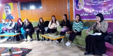 Jinên Ciwan ên Tebqa şevekî helbestan li dar xistin