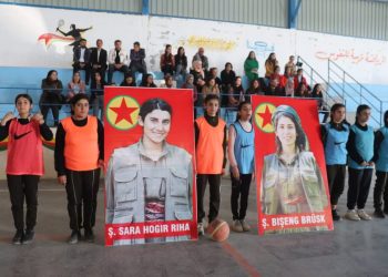 Jinên Ciwan bi boneya 8’ê Adarê maça basketbolê lidarxistin!