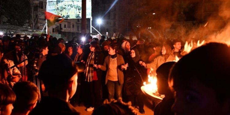 Pîrozbahiya Newrozê bi pêşengiya xwendekarên Helebê: AGIR BERDE ERŞÊ FAŞÎZMÊ