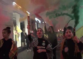 Meşaleya berxwedanê ya Newrozê li Strasboûrgê hat hilgirtin