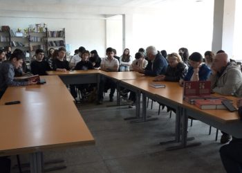 Pirtûka Rêber APO bi xwendekaran ermenî hate nasandin