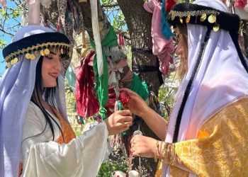 Komîteya Gelan û Baweriyan a KCK’ê Cejna Çarşama Sor pîroz kir