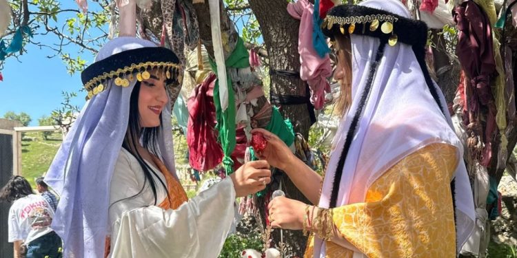 Komîteya Gelan û Baweriyan a KCK’ê Cejna Çarşama Sor pîroz kir