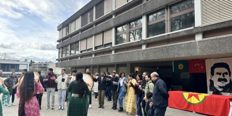 Ciwanan li Bernê rojbûna Rêber APO pîroz kirin