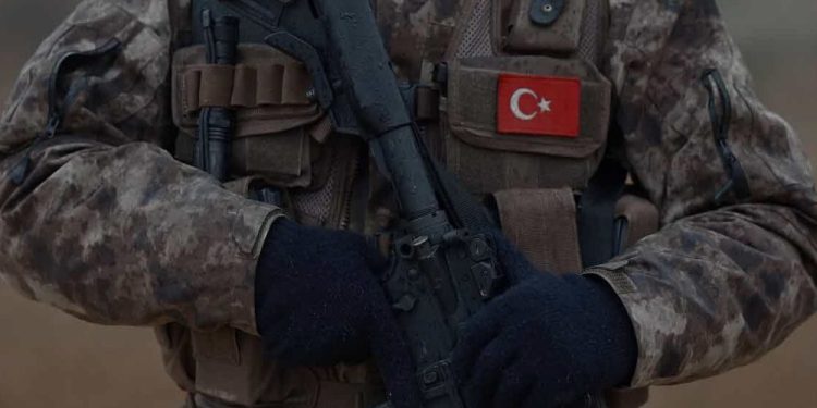 Îtirafên Leşkerekê Tirk a faşist: Min dît ku personelên payebilind reviyan