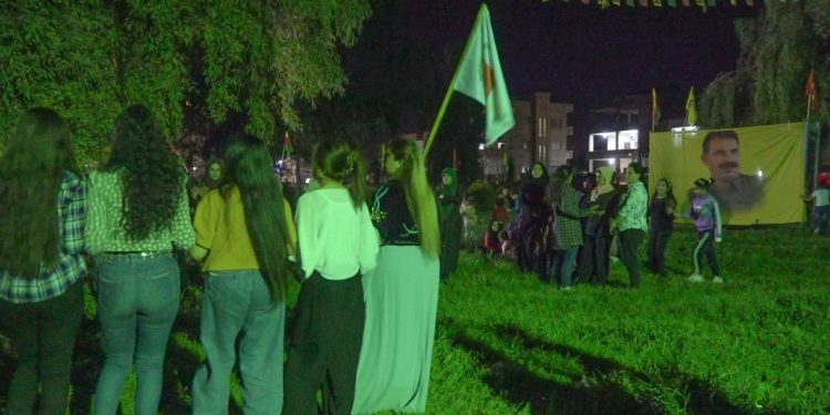 Bi pêşengiya ciwanên PYD’ê rojbûna 75’emîn a Rêber Apo hat pîroz kirin