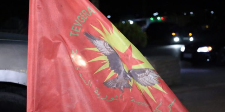 Ciwanên HPC ya Kobanê bajarê xwe diparêzin