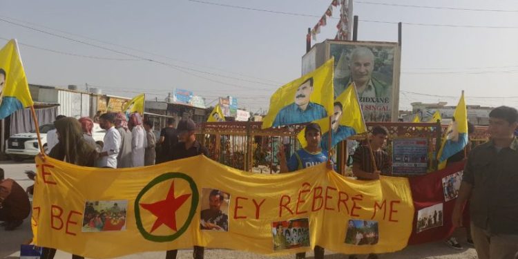 Ciwanên Êzîdxanê bi çalakiyêk balkişandin tecrîda girankirî a li ser Rêber Apo