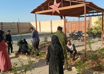 Ciwanên Dêrazor ji bo rojbûna Rêber Apo dar çandin