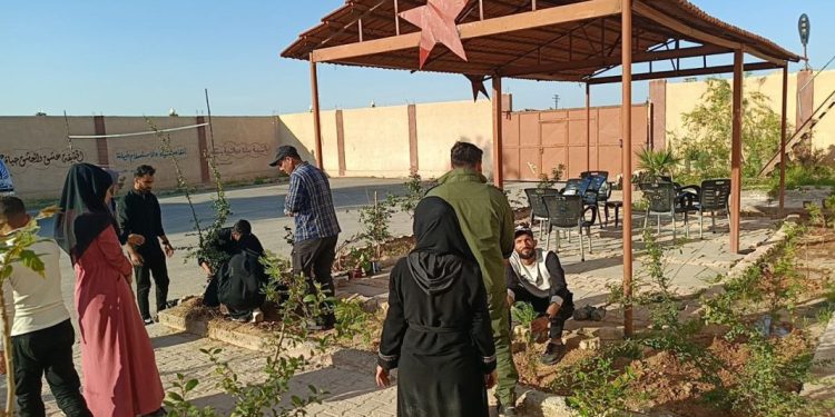 Ciwanên Dêrazor ji bo rojbûna Rêber Apo dar çandin