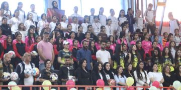 Li Cizîrê di şahiyê xelatkirina werzîşvanên jin de şehîd Sara û şehîd Bişeng hatin bibîranîn