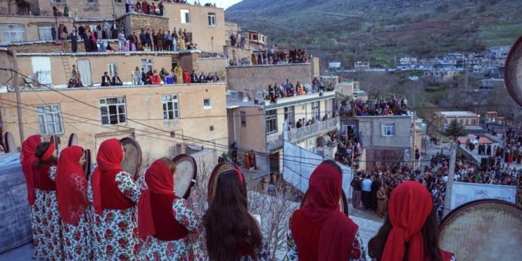 Bi beşdariya 20 hezar kesan Merasîma Hezar Def hat lidarxistin