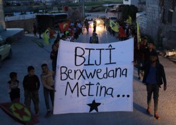 Ciwanên Şehba berxwedana gerîlayên li Metînayê silav kirin