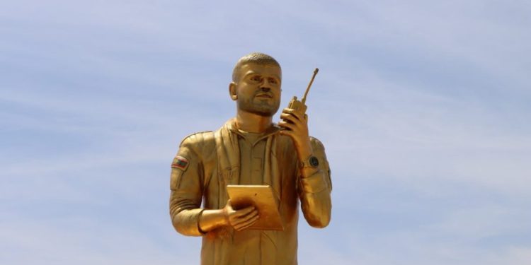 Li Şengalê perde ji ser peykerê fermandarê YBŞ’ê Pîr Çeko hate rakirin