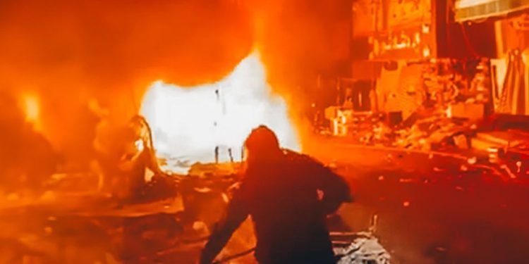 Netewperestên Tirk berpirsyartiya şewata bazara Lenge girt ser xwe