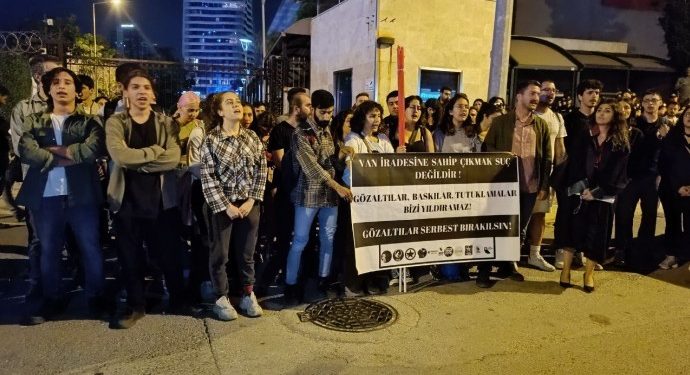 Li Îzmîr, Stenbol û Manîsayê 18 kes hatin girtin