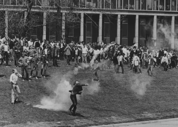 Li ser komkujiya xwendekaran a Kentê Statê re 54 sal derbas bûn