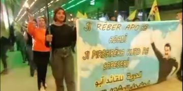 Ciwanên Kobanê dijî berdewamkirina tecrîdê li ser Rêber Apo meşiyan