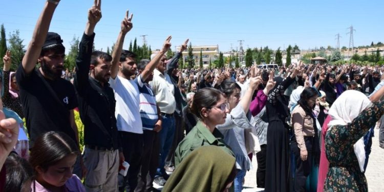 Li Kobanê 4 cangoriyên azadiyê hatin definkirin