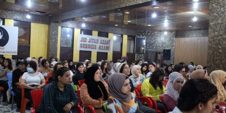 Konferansa “Bi jin, jiyan, azadî ber bi şoreşa jinê ve” ya jinên ciwan dest pê kir