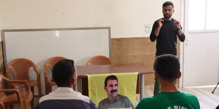 Li gundewarên Minbicê semîner li ser rola ciwanan