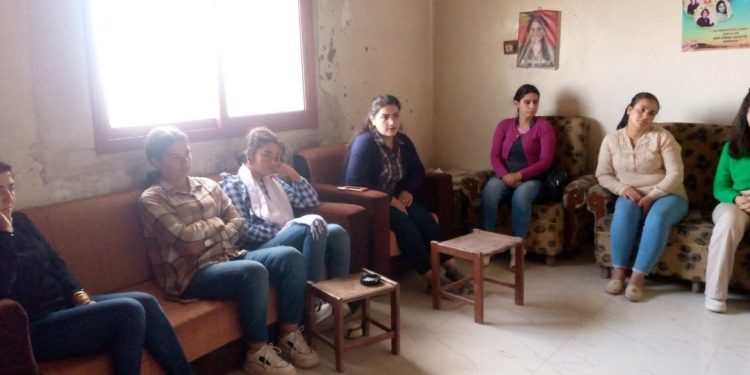 Li gundewarên Kobanê civînên hezirtiya Kongreya YJC tên li darxistin