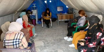 Li kampa Waşokanî Jinên Ciwan civiyan