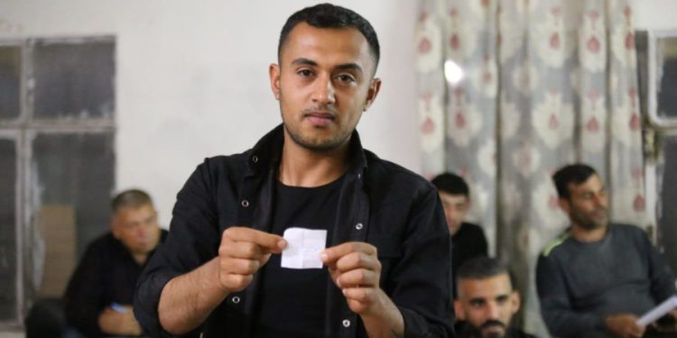 Ciwanên Kobanê amadekariyê pêşbirka fûtbolê ya Şehîd Bişeng û Şehîd Sara dikin