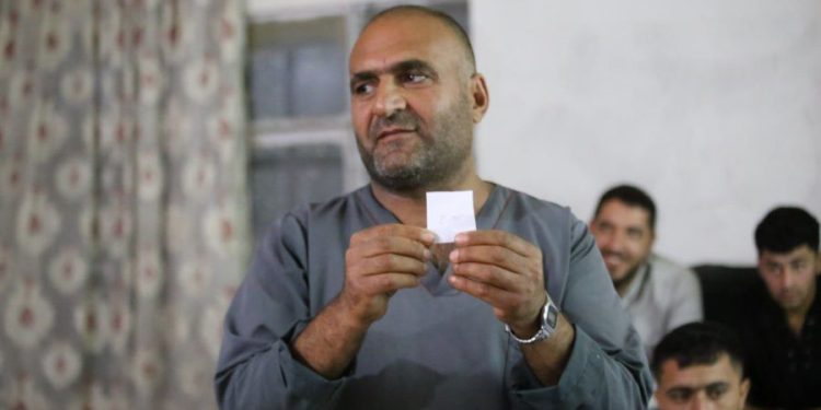 Ciwanên Kobanê amadekariyê pêşbirka fûtbolê ya Şehîd Bişeng û Şehîd Sara dikin