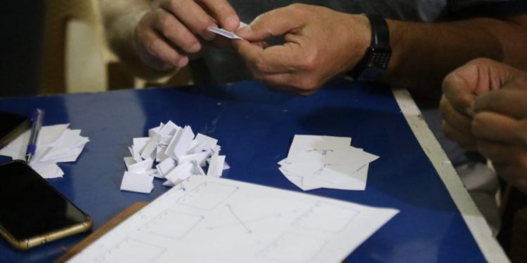 Ciwanên Kobanê amadekariyê pêşbirka fûtbolê ya Şehîd Bişeng û Şehîd Sara dikin