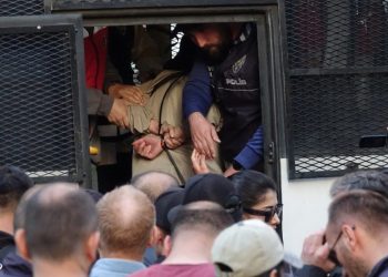 Di meşa li Stenbolê de ji 21 ciwanên hatibûn binçavkirin