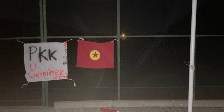 Yekîneyên YCWK’ê li Mûş û Îzmîrê şehîden meha Gulanê bi bîr anîn