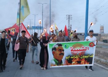 Ciwan û Jinên Ciwan Dêrazorê dijî berdewamiya tecrîda Rêber APO meşek li dar xist