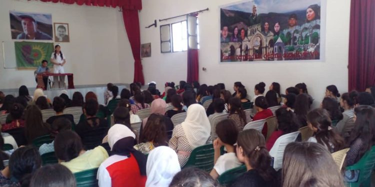 Jinên Ciwan li Şehbayê amadekariya Kongreya Jinên Ciwan dikin